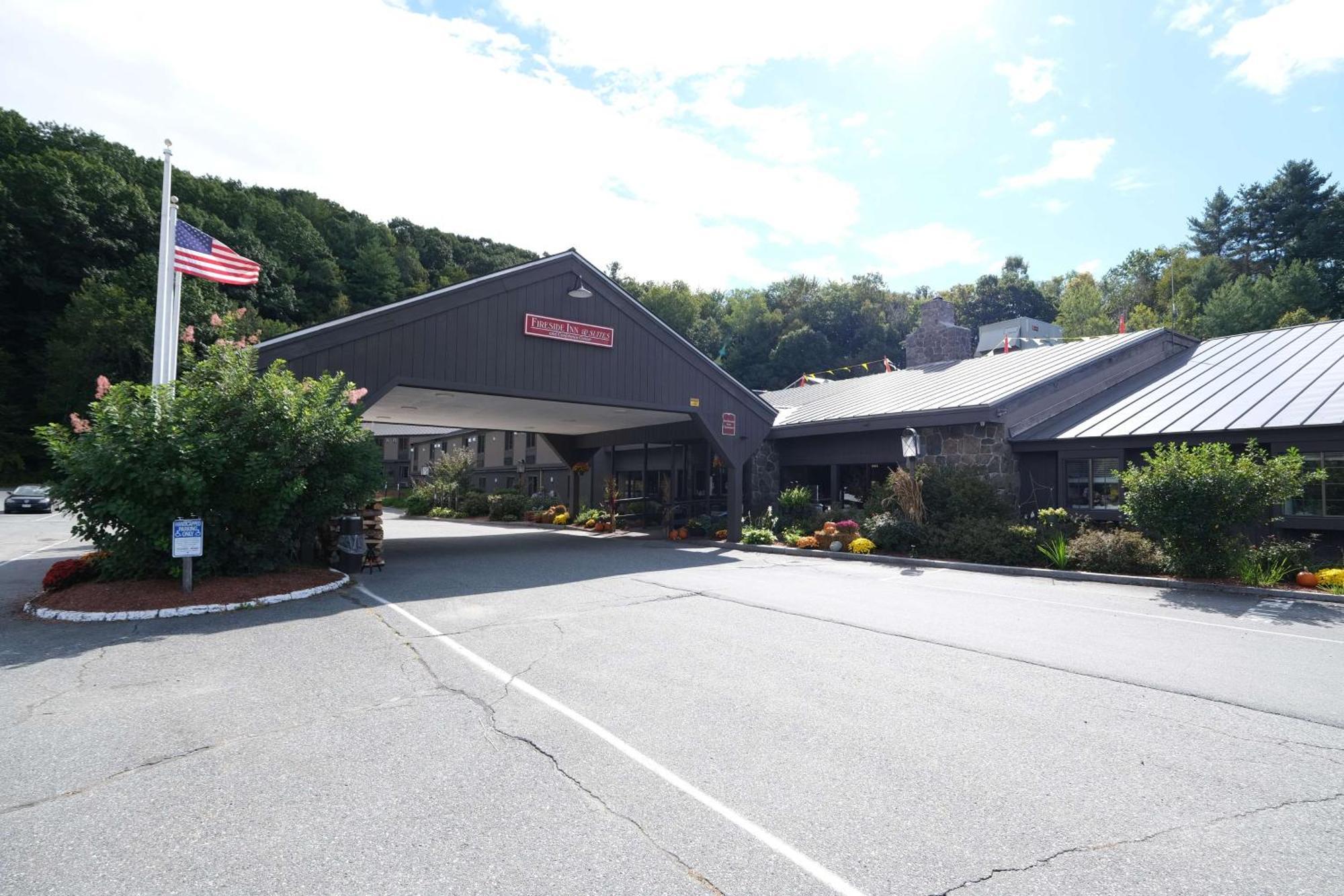 Fireside Inn & Suites West Lebanon Exterior foto